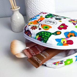 Kozmetická taštička plná farieb 💐 www.bynellshop.com . . . . . #bynell #bavlna #bynellshop #cesko #cosmeticbags #cosmetics...